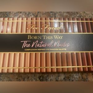Too Faced Born This Way - The Natural Nudes eyeshadow palette